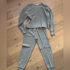 Perfect white tee matching set